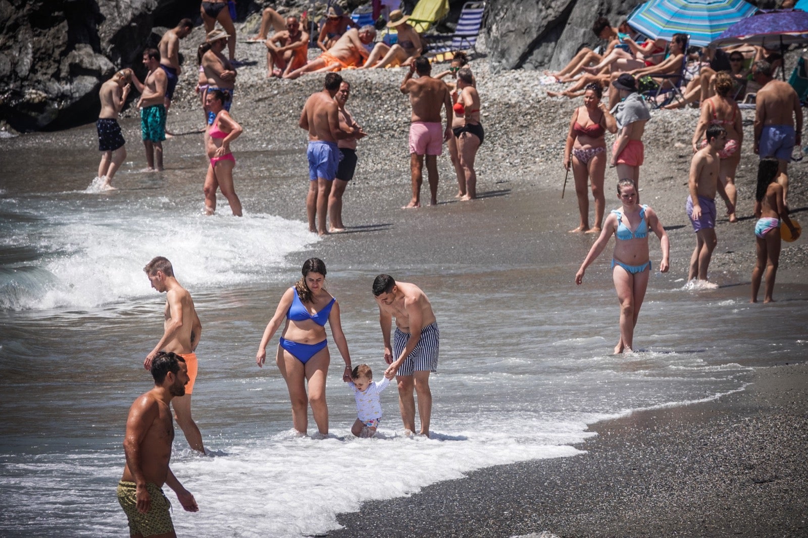 El ambiente en el primer fin de semana de julio en la Costa de Granada