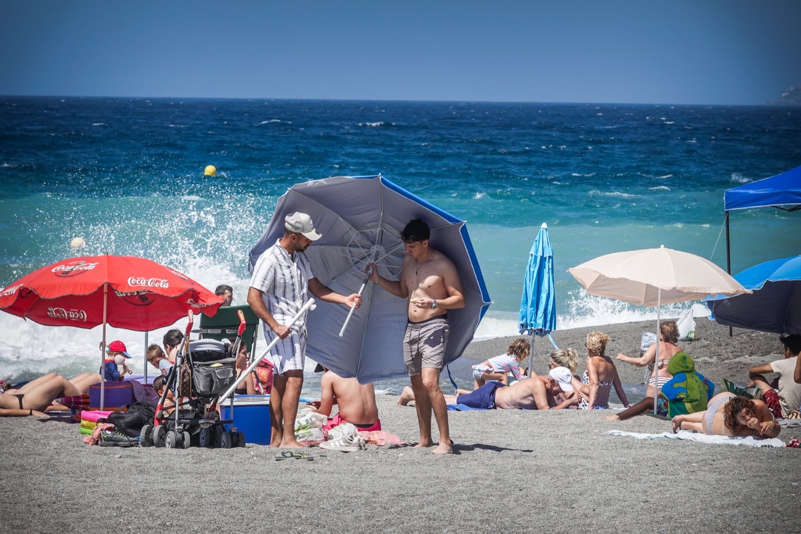 El ambiente en el primer fin de semana de julio en la Costa de Granada