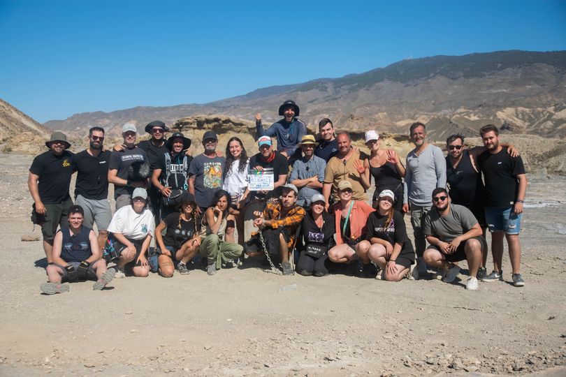 Imagen del equipo de rodaje en el desierto de Tabernas.