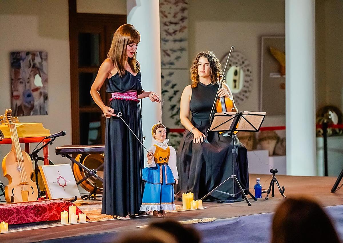 Imagen secundaria 1 - Concluye el Festival de Música Antigua &#039;Mare Musicum&#039; con la brillante actuación de Sephardica &amp; Armonía Danza
