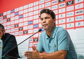 El técnico rojiblanco explicó aspectos a tener en cuenta en esta pretemporada.