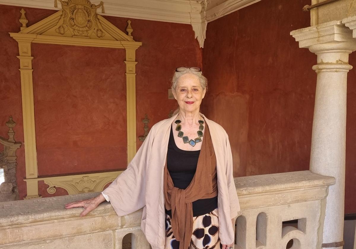 Vicky Peña en la clausura de la escuela de teatro de la UNIA