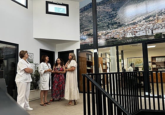 Visita de la delegada Elena González al Centro de Transfusión Sanguínea Tejidos y Células