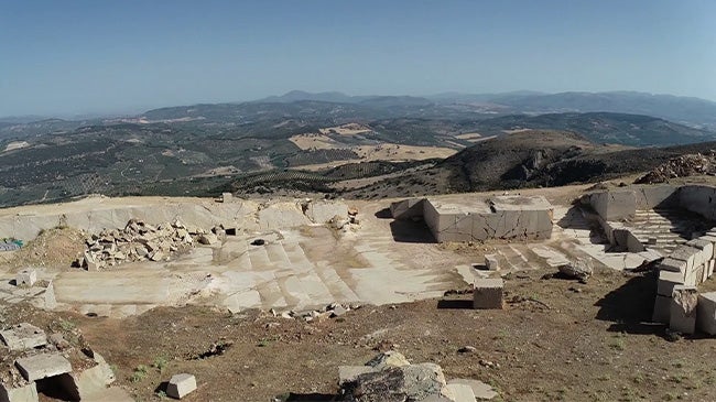 Imagen antes - De cantera de falsa Ágata a oasis para los animales en la Sierra de Parapanda