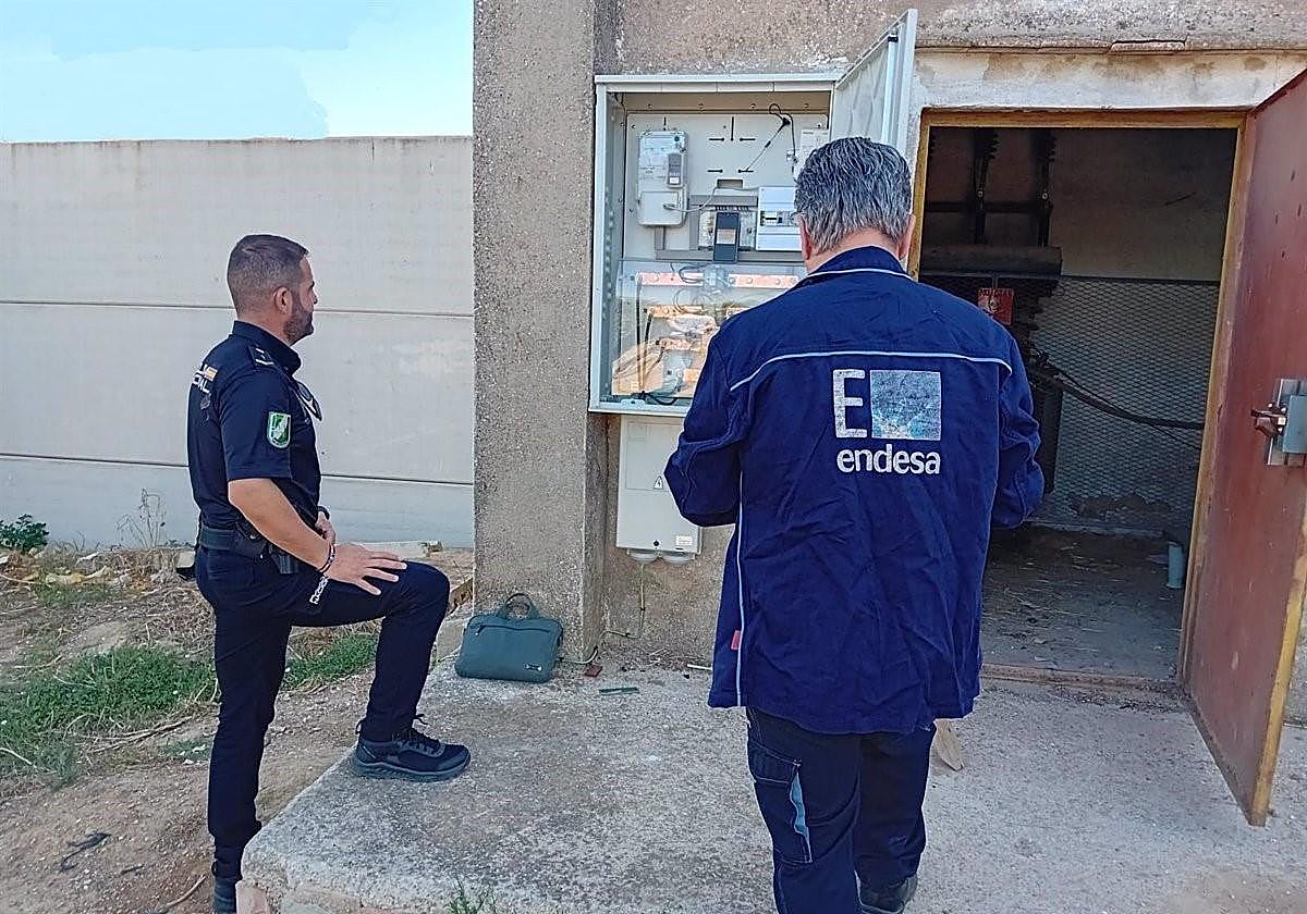 Inspección del enganche ilegal al suministro eléctrico