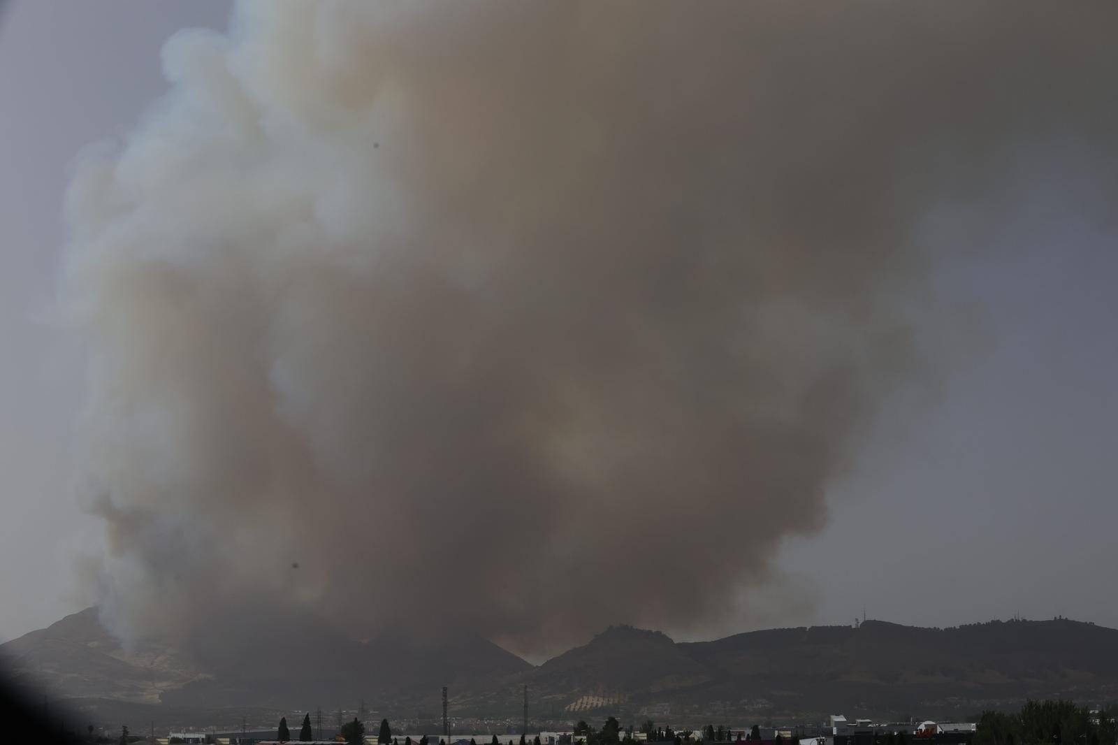 Las imágenes del incendio forestal de Pinos Puente