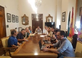 Reunión entre parte del equipo de Gobierno, Juntos Ya y Ecologistas en Acción.