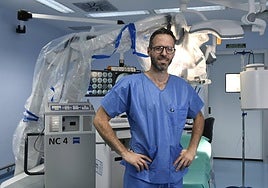 Expertos alertan de los riesgos vitales de lanzarse sin precaución en playas y piscinas