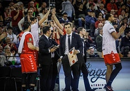 Pablo Pin (centro) quiere encontrar al reemplazo de Cheatham (d).