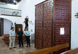 El vicepresidente de la Diputación visita la Iglesia de San Judas Tadeo.