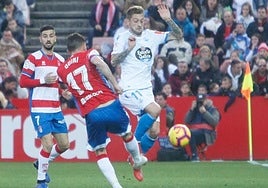 Último partido entre el Granada y el Deportivo, en febrero de 2019 en Los Cármenes.
