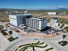 Los primeros edificios relacionados con el acelerador de partículas en la Citai de Escúzar.