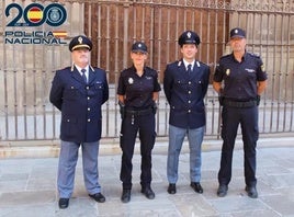 Agentes italianos y españoles.