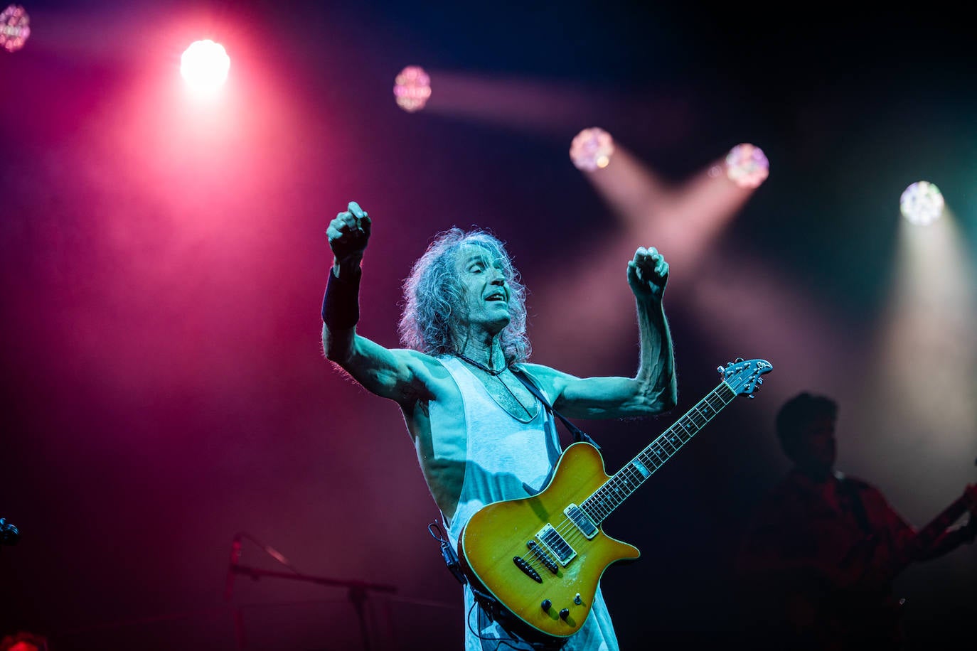 Los mejores momentos del concierto de Robe en Almería