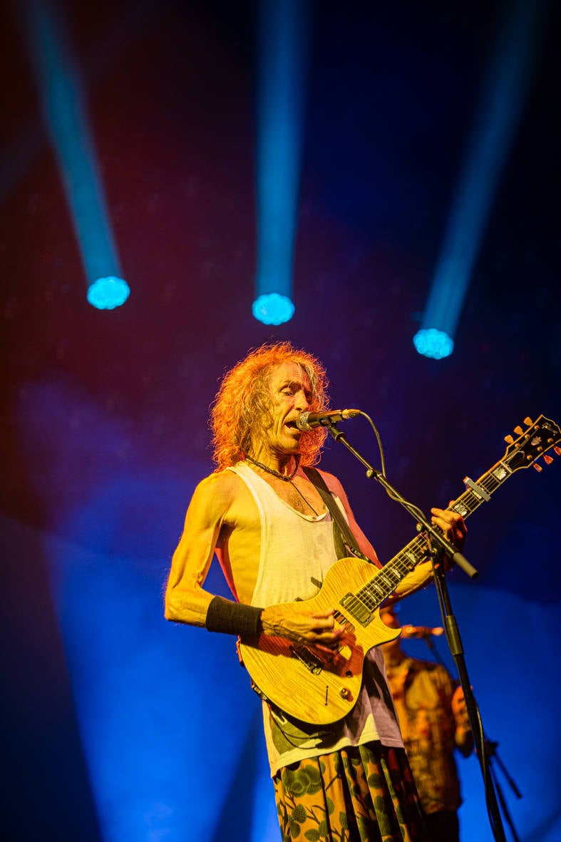 Los mejores momentos del concierto de Robe en Almería