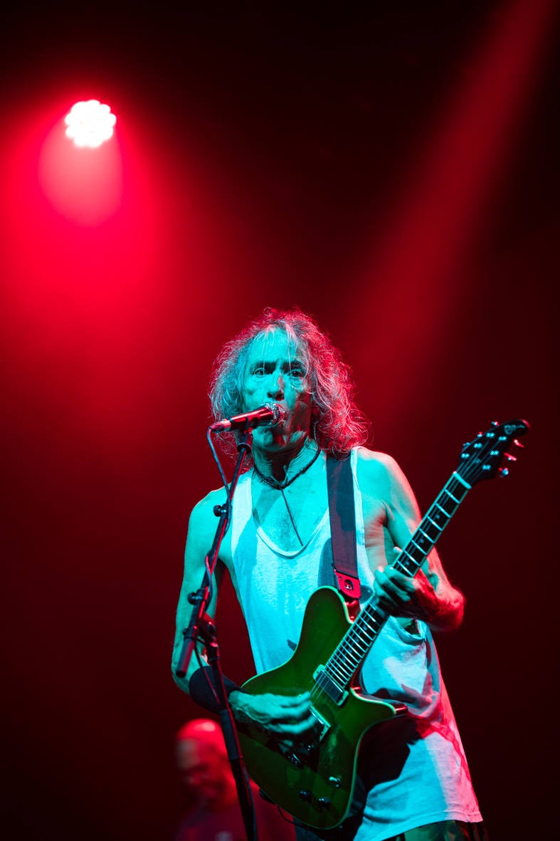 Los mejores momentos del concierto de Robe en Almería