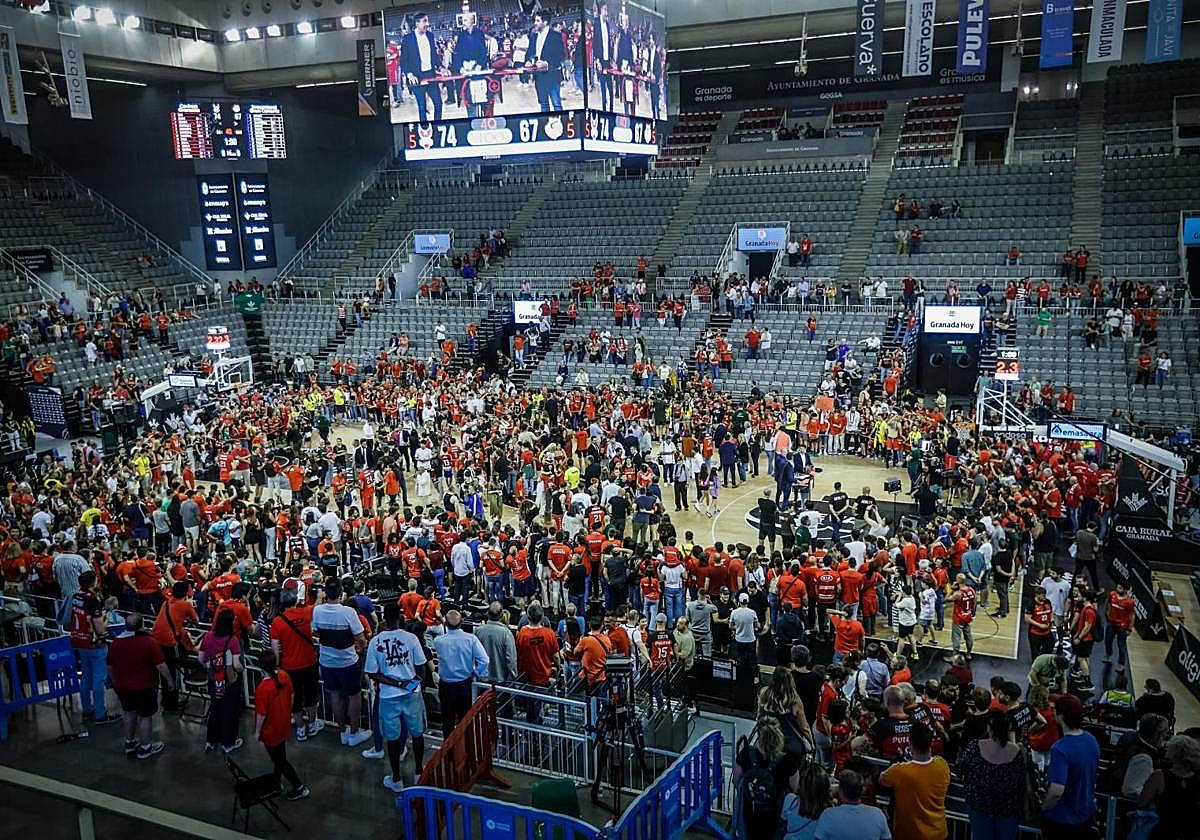 Celebración de la permanencia del Covirán la temporada pasada.
