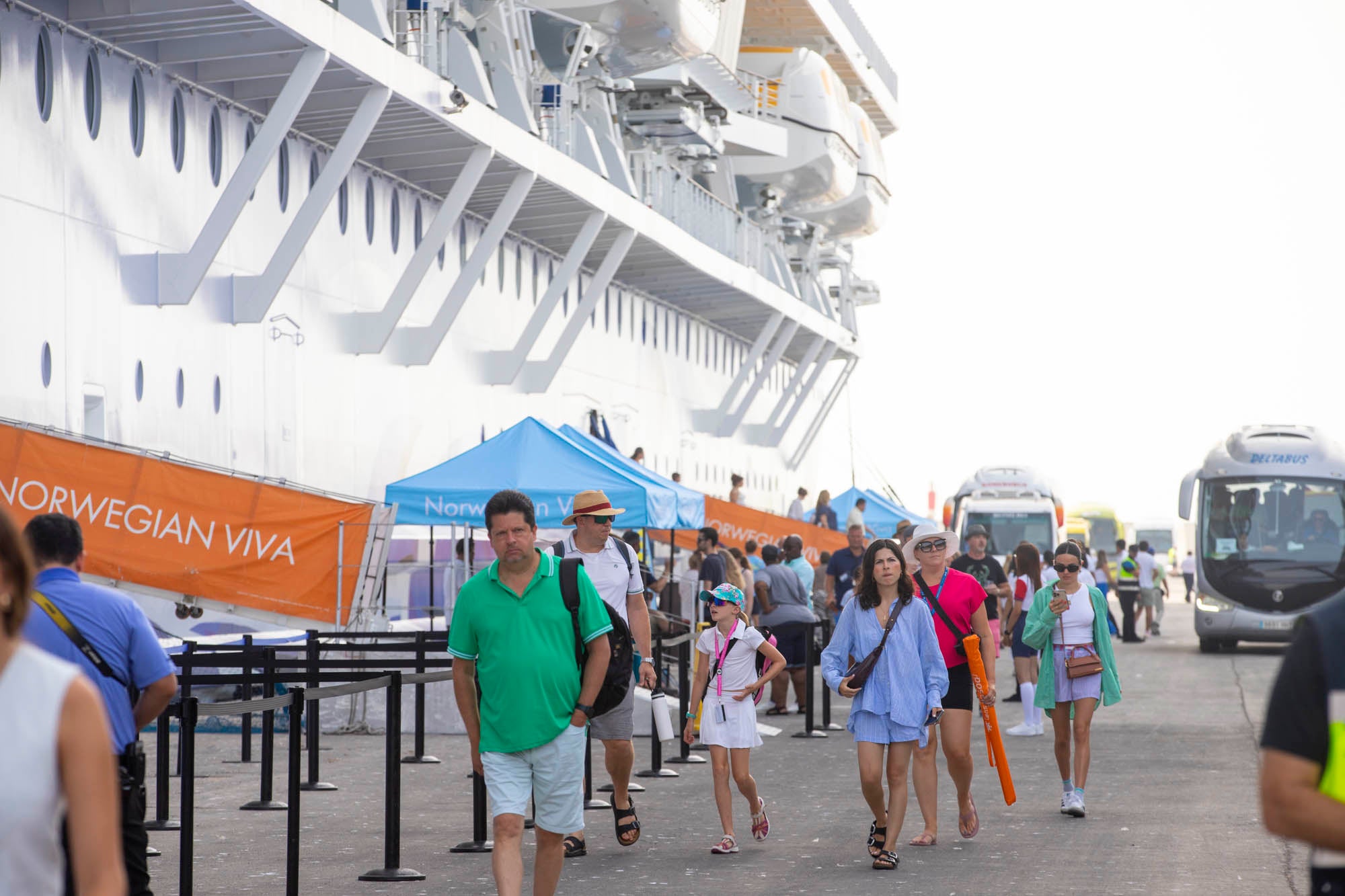 Así es el Norwegian Viva, el crucero que atraca en Motril con más de 3.000 pasajeros