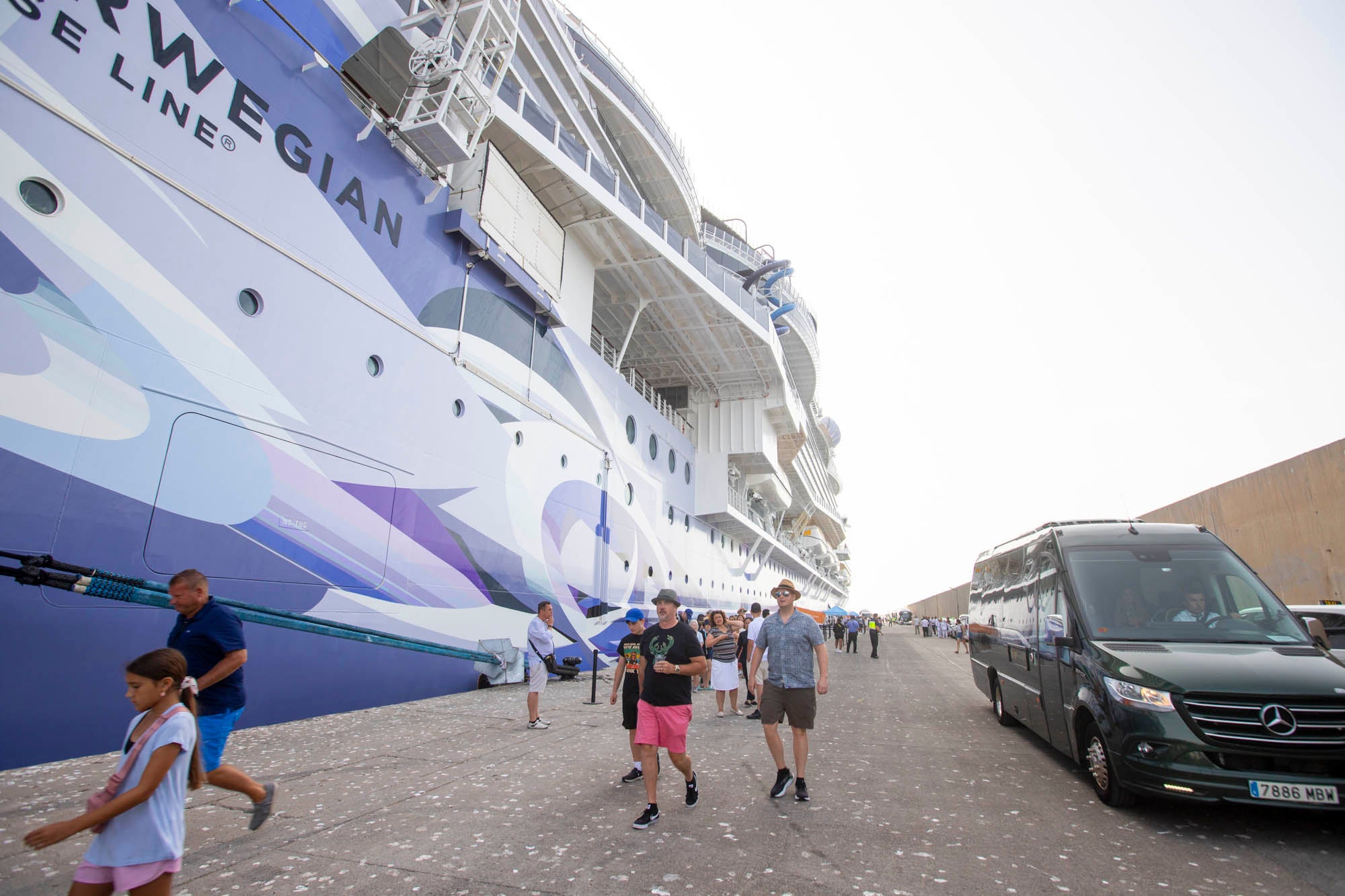 Así es el Norwegian Viva, el crucero que atraca en Motril con más de 3.000 pasajeros