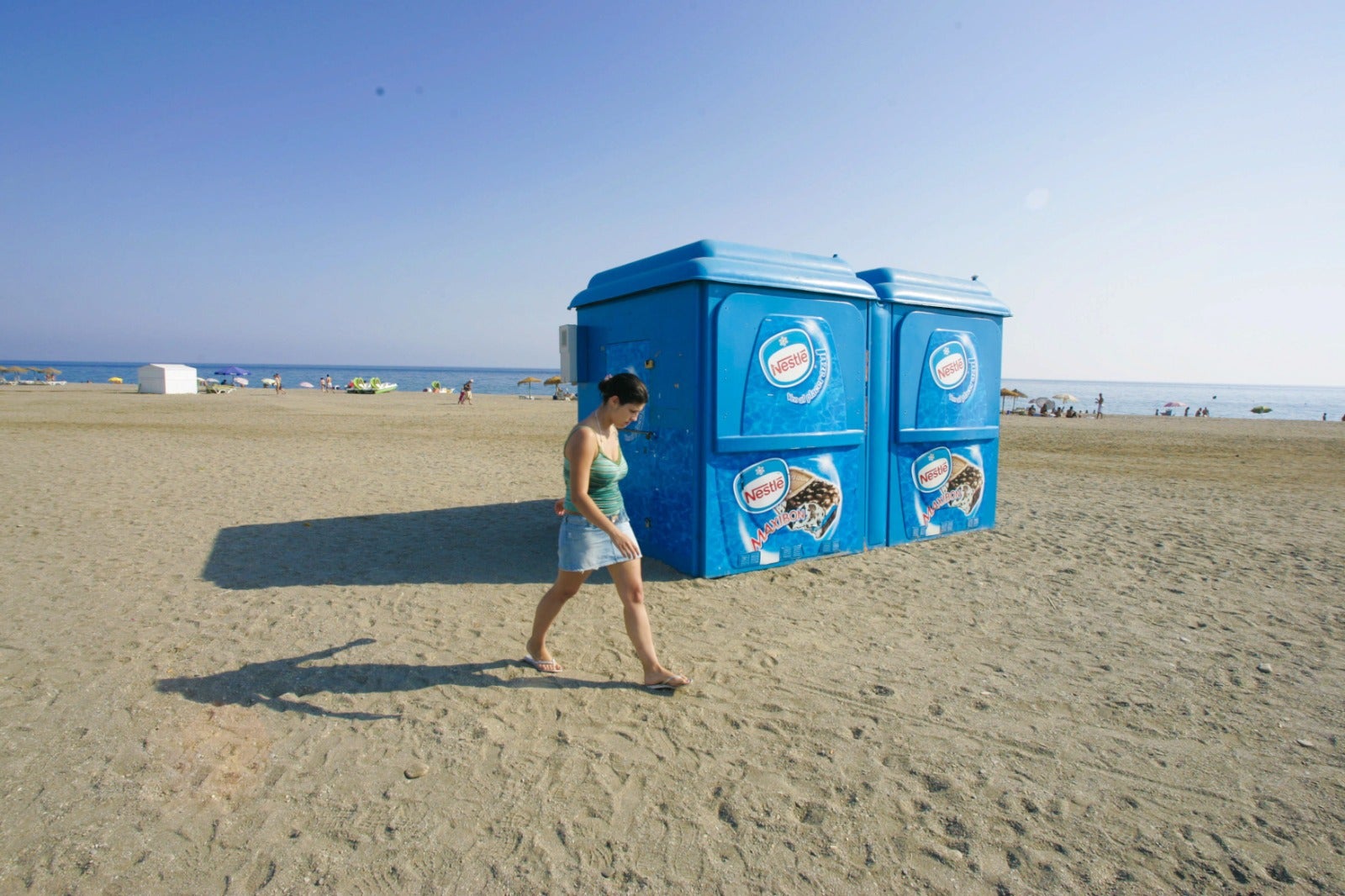 Los kioscos del Paseo Marítimo Carmen de Burgos, cerrados a un día de empezar agosto