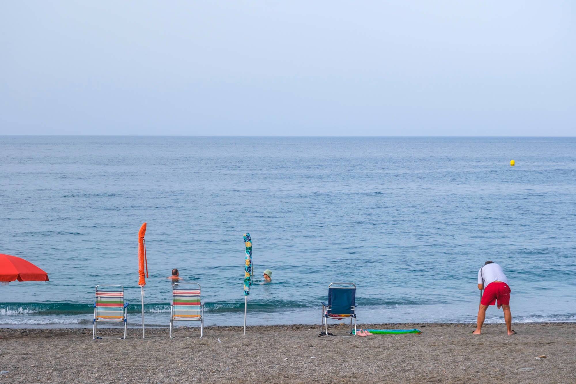 Reservas de plazas con sombrillas en la costa granadina