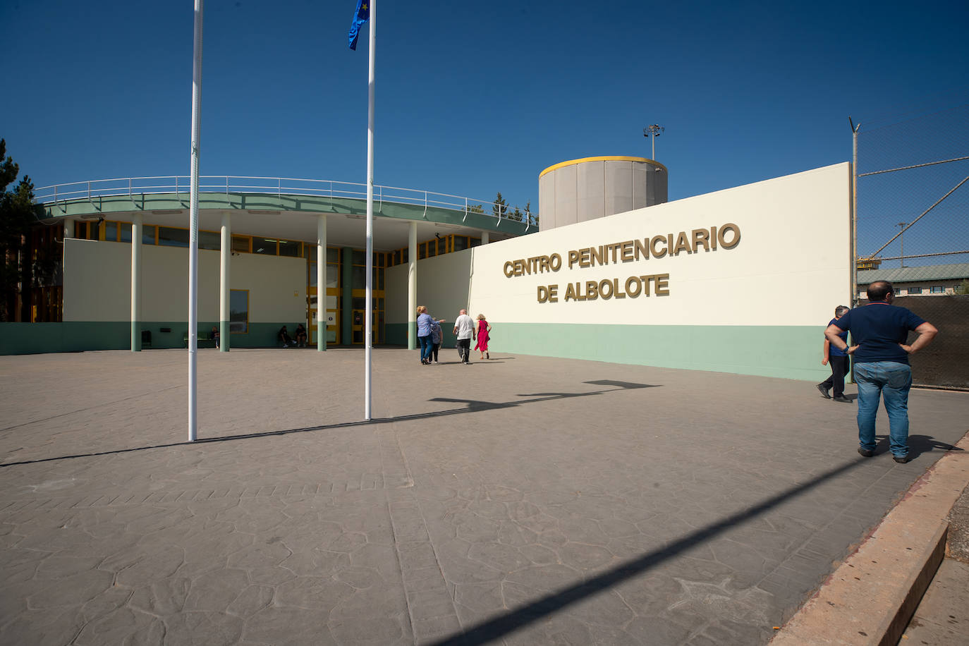 Entrada del centro penitenciario de Albolote de Granada.