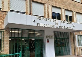 La UNED en Jaén capital está en el antiguo colegio Muñoz Garnica, en el barrio de Santa Isabel.