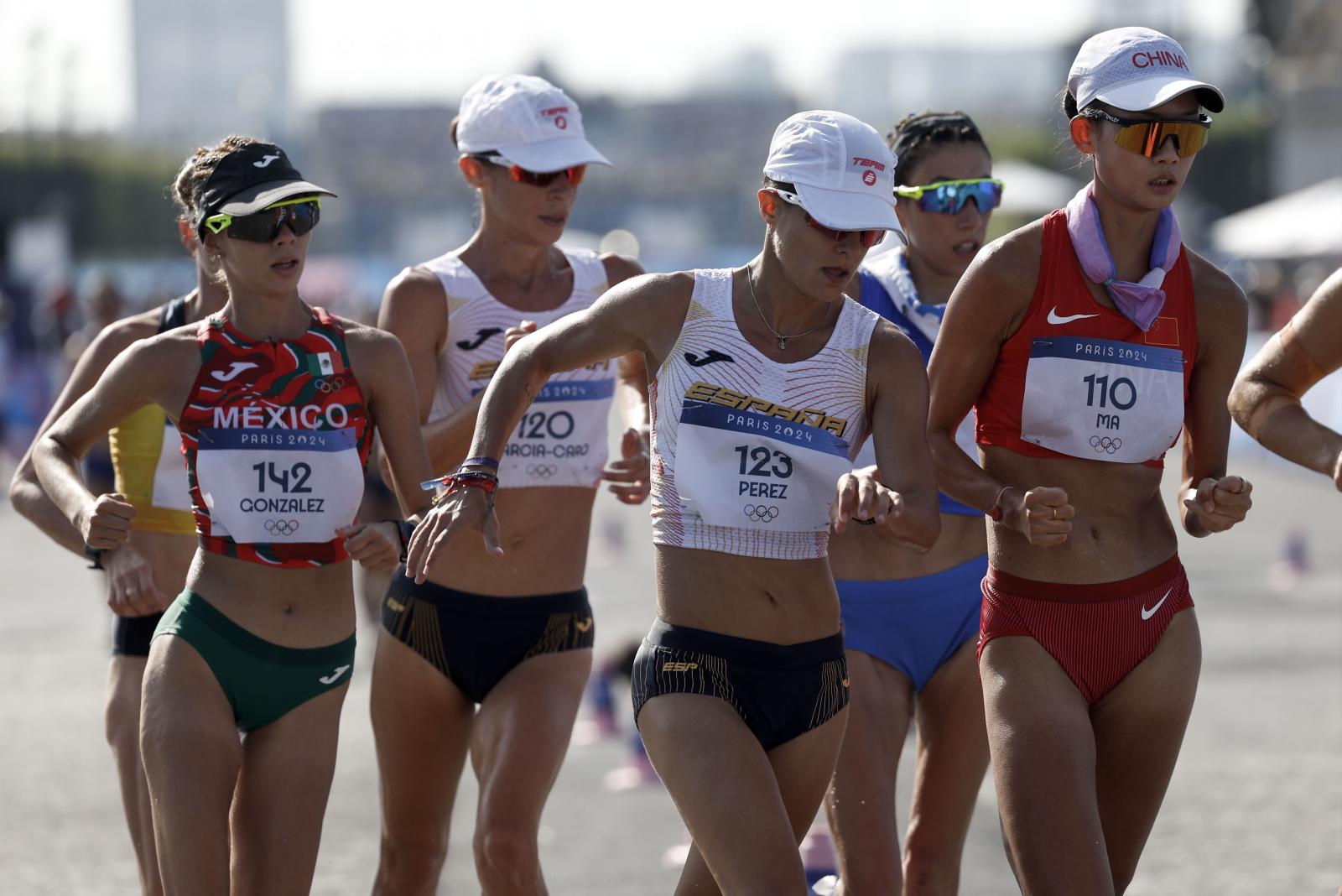 La carrera de María Pérez en París, en imágenes