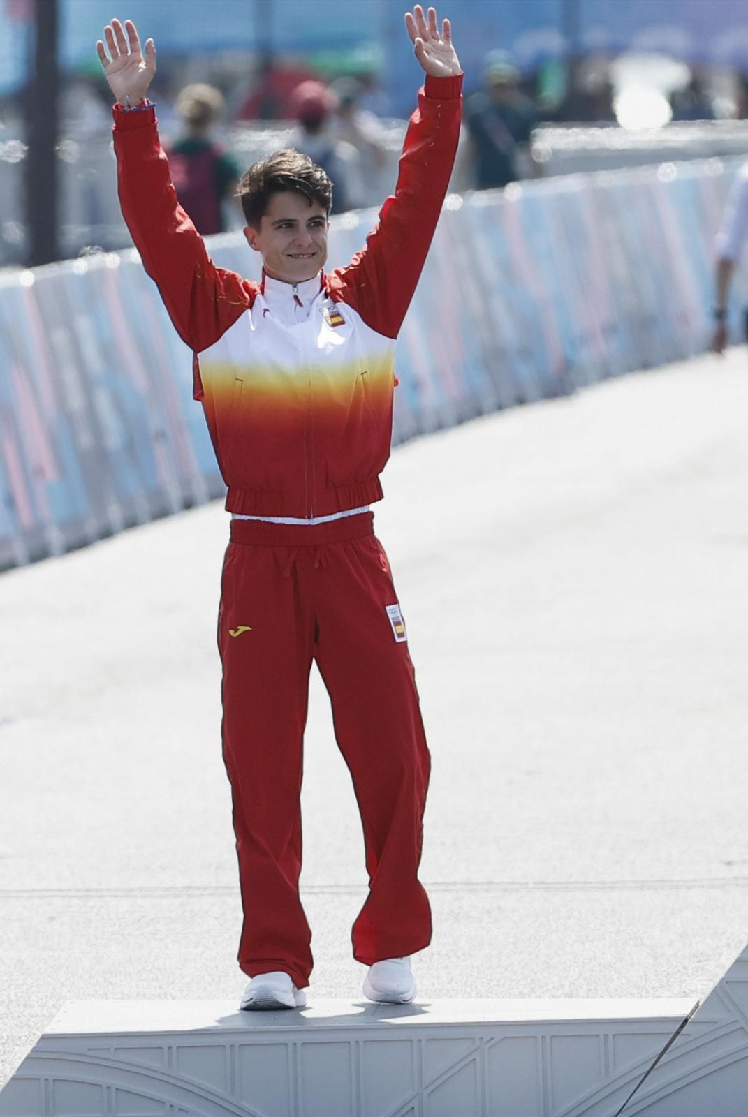 La carrera de María Pérez en París, en imágenes