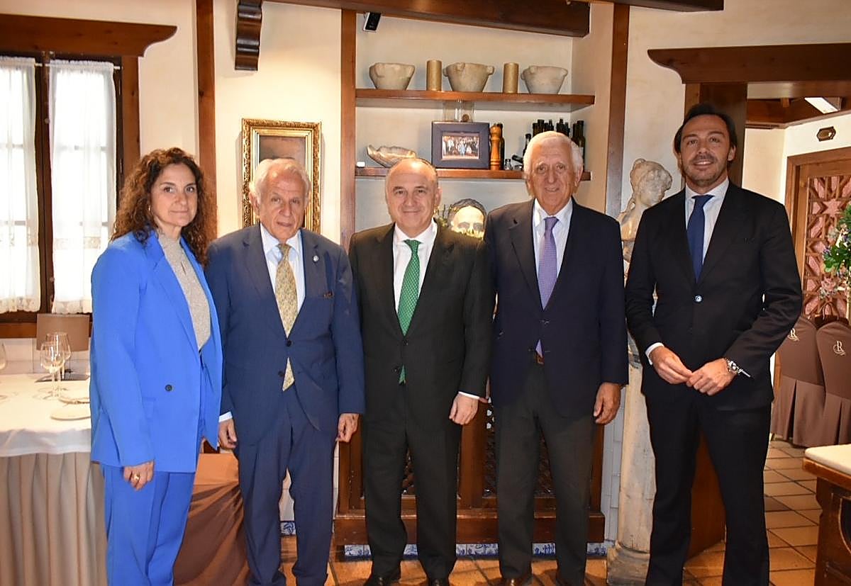 La Academia de Ciencias Sociales y de Medio Ambiente de Andalucía y CaixaBank conceden los premios Francisco de Asís