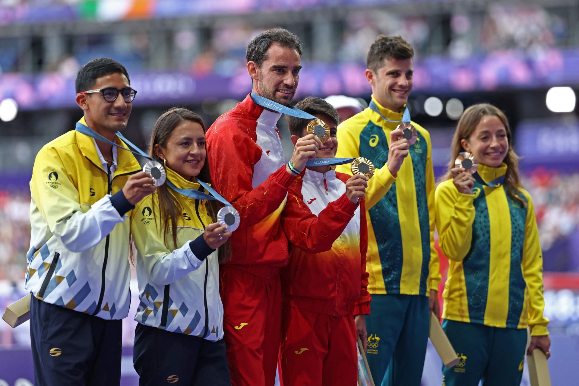 Las imágenes de la alegría por el oro de María Pérez