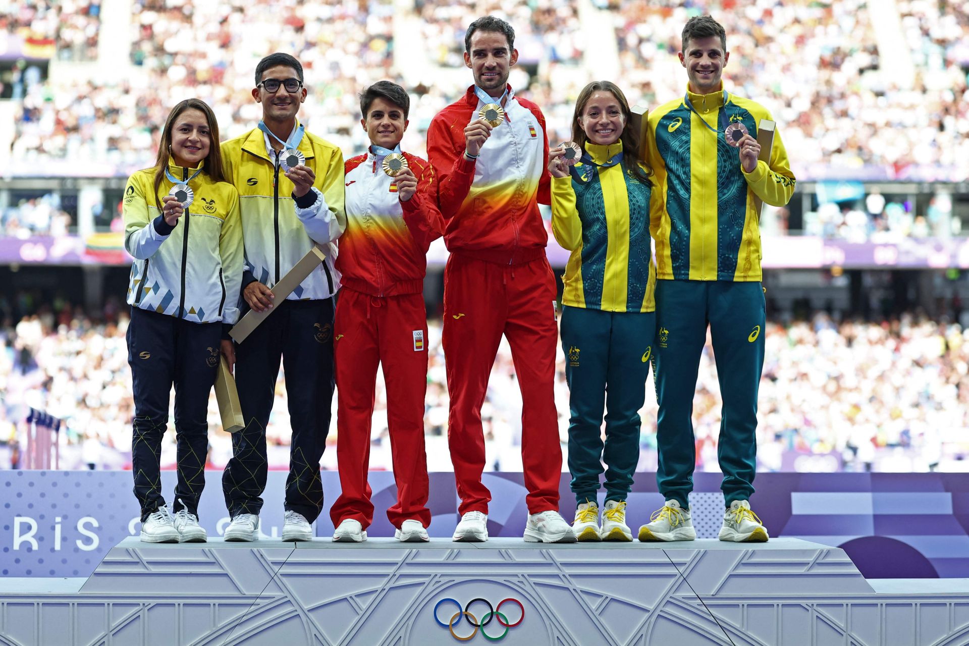 Las imágenes de la alegría por el oro de María Pérez