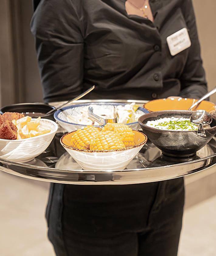 Imagen secundaria 2 - El nuevo restaurante brasileño del Nevada en Granada: «carnes a la espada» y caipiriñas