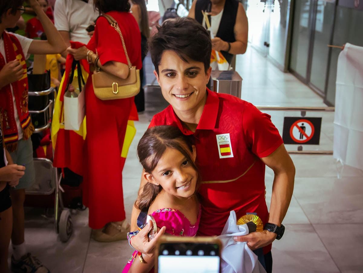 La emocionante llegada de María Pérez a Granada