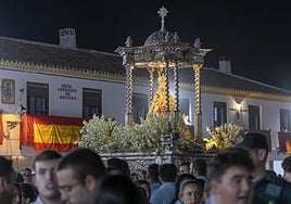 La Morenita lucía en medio de la serranía, vistiendo una de sus mejores galas