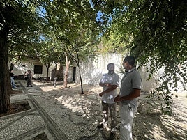 El PSOE exige la reposición de los bancos de la placeta de Santa Inés Alta en el Albaicín