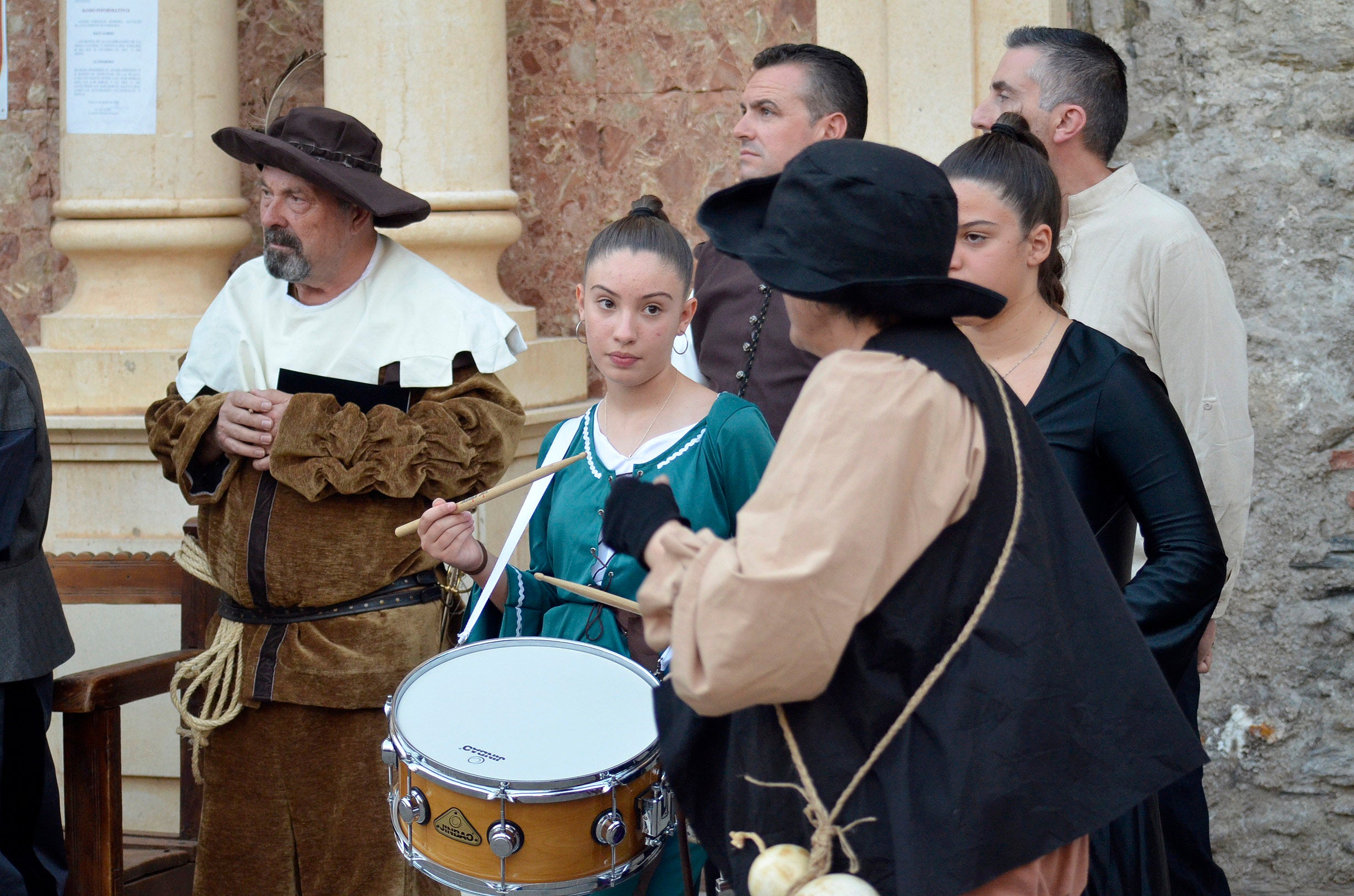 La leyenda del monstruo de un pueblo de Granada que lo llena de color