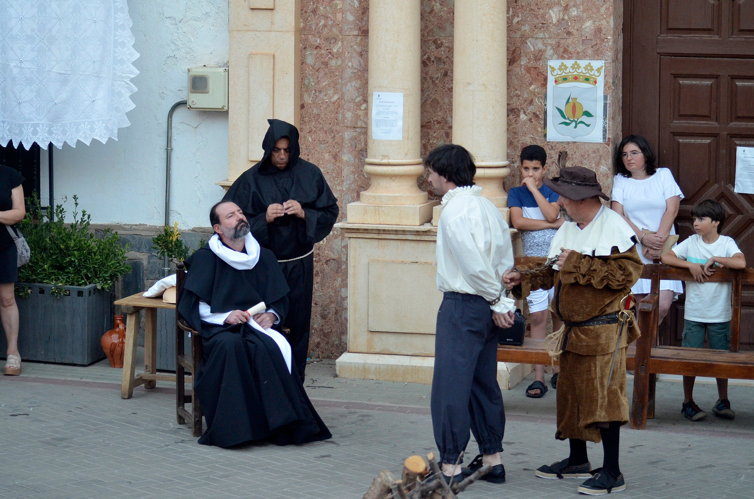 La leyenda del monstruo de un pueblo de Granada que lo llena de color