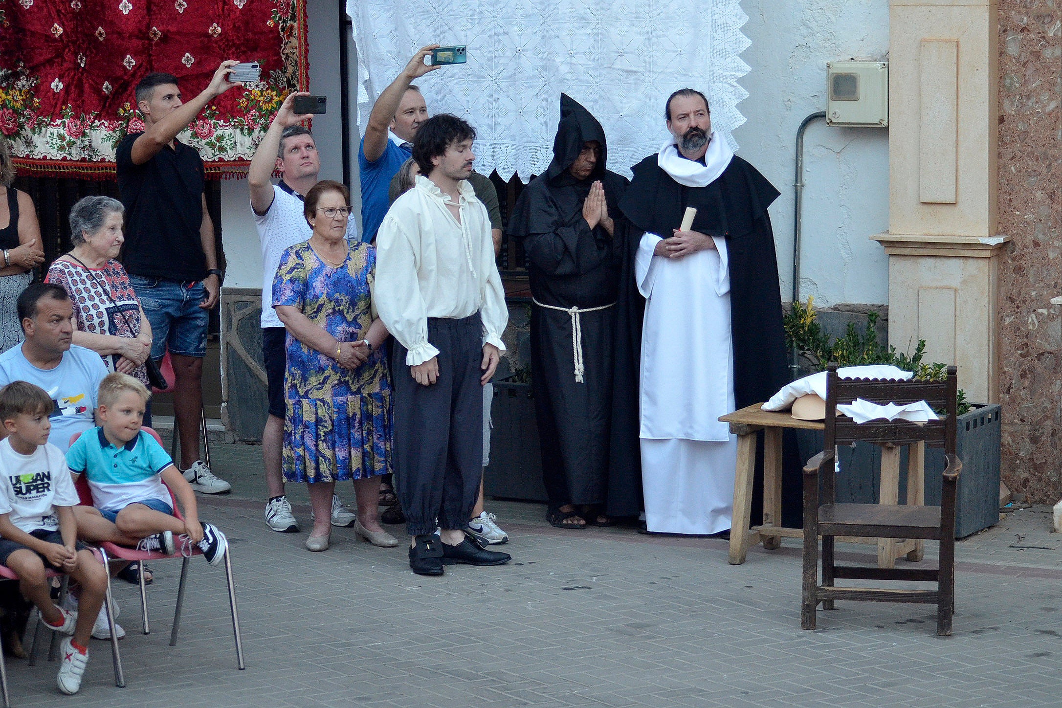 La leyenda del monstruo de un pueblo de Granada que lo llena de color