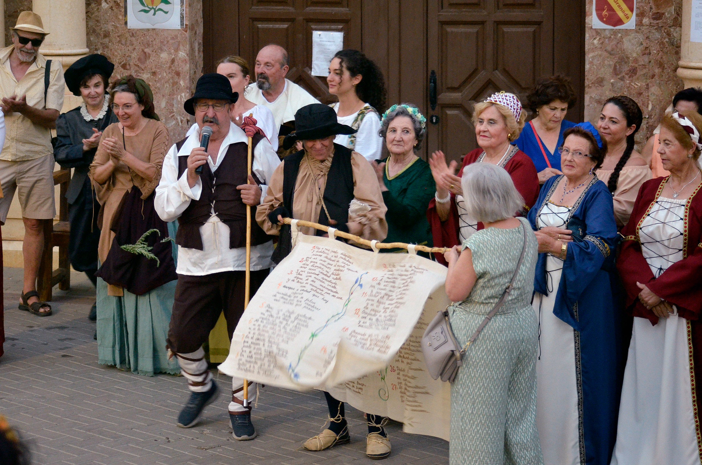 La leyenda del monstruo de un pueblo de Granada que lo llena de color