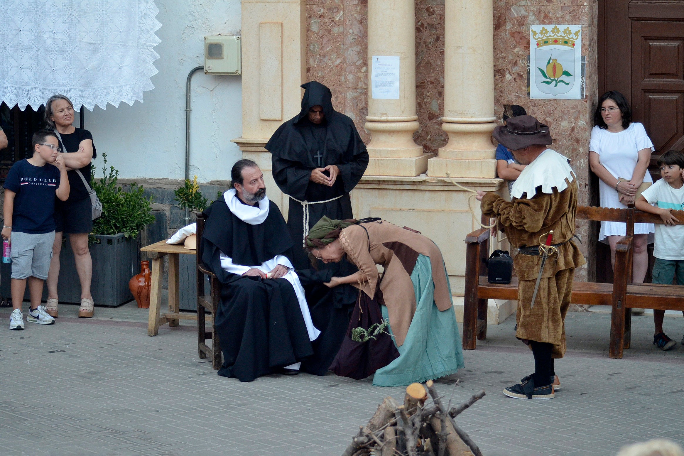 La leyenda del monstruo de un pueblo de Granada que lo llena de color