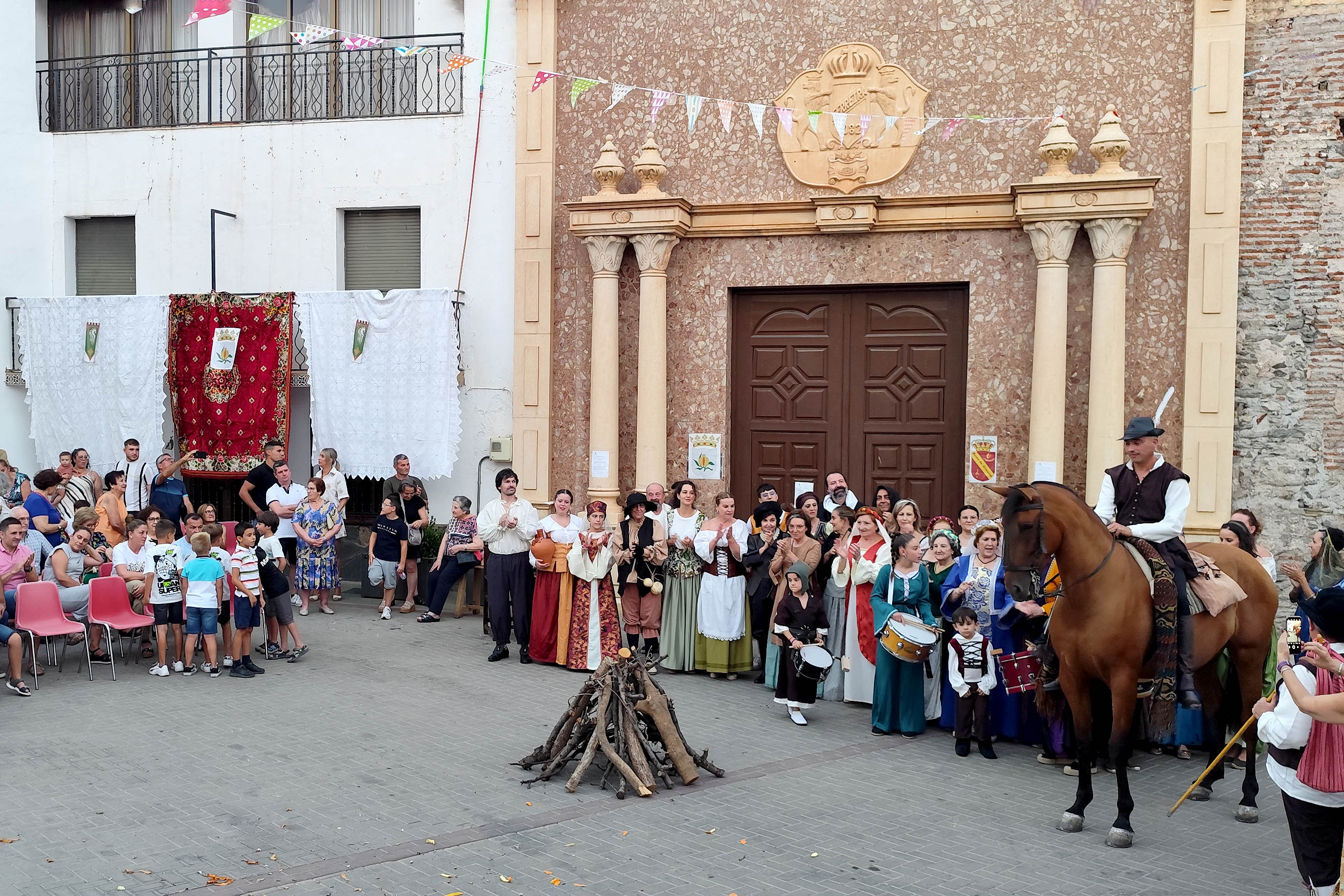 La leyenda del monstruo de un pueblo de Granada que lo llena de color