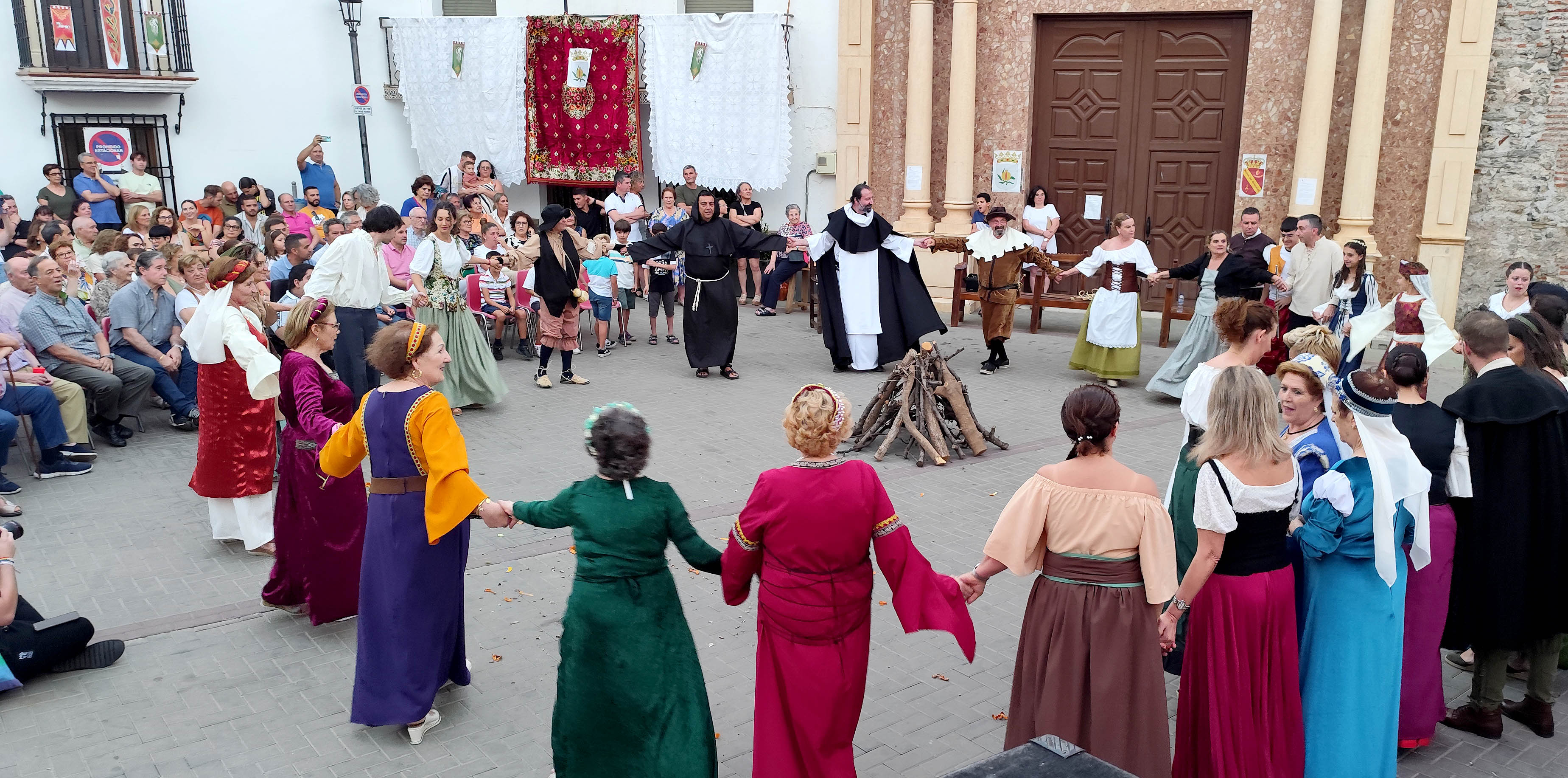 La leyenda del monstruo de un pueblo de Granada que lo llena de color