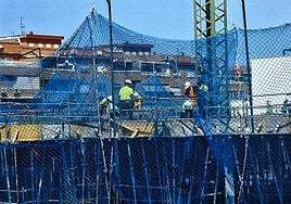 Trabajadores en una obra a las cuatro de la tarde.