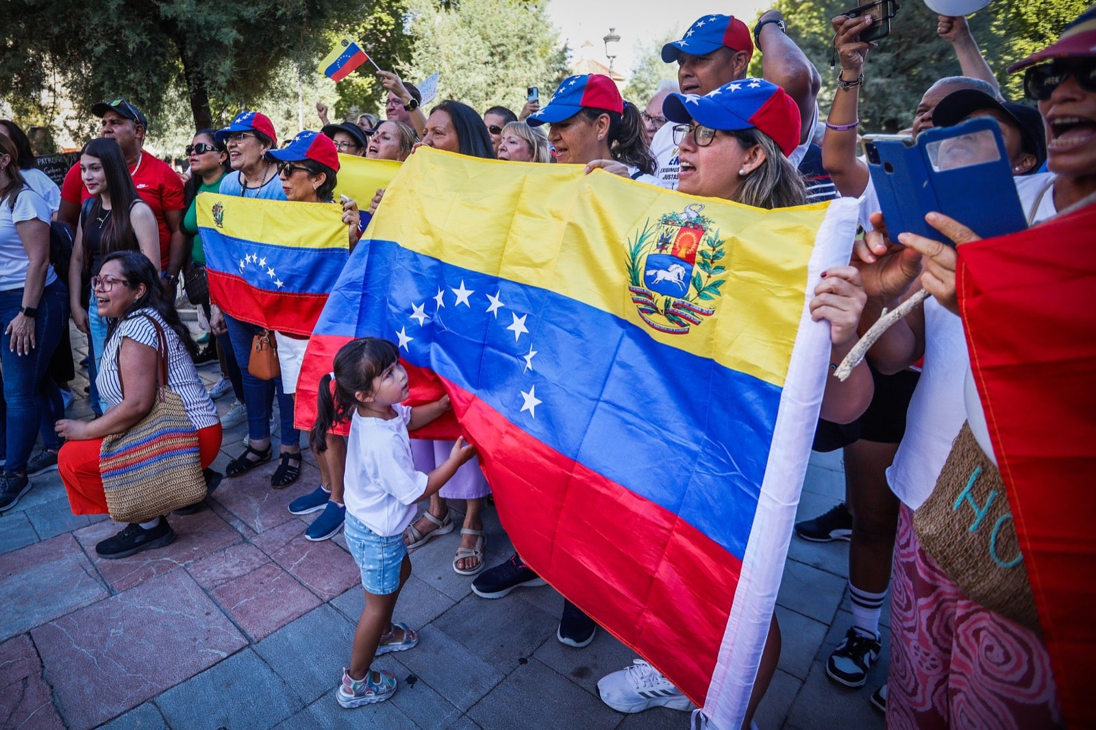 Granada se suma a la protesta mundial en apoyo a Venezuela