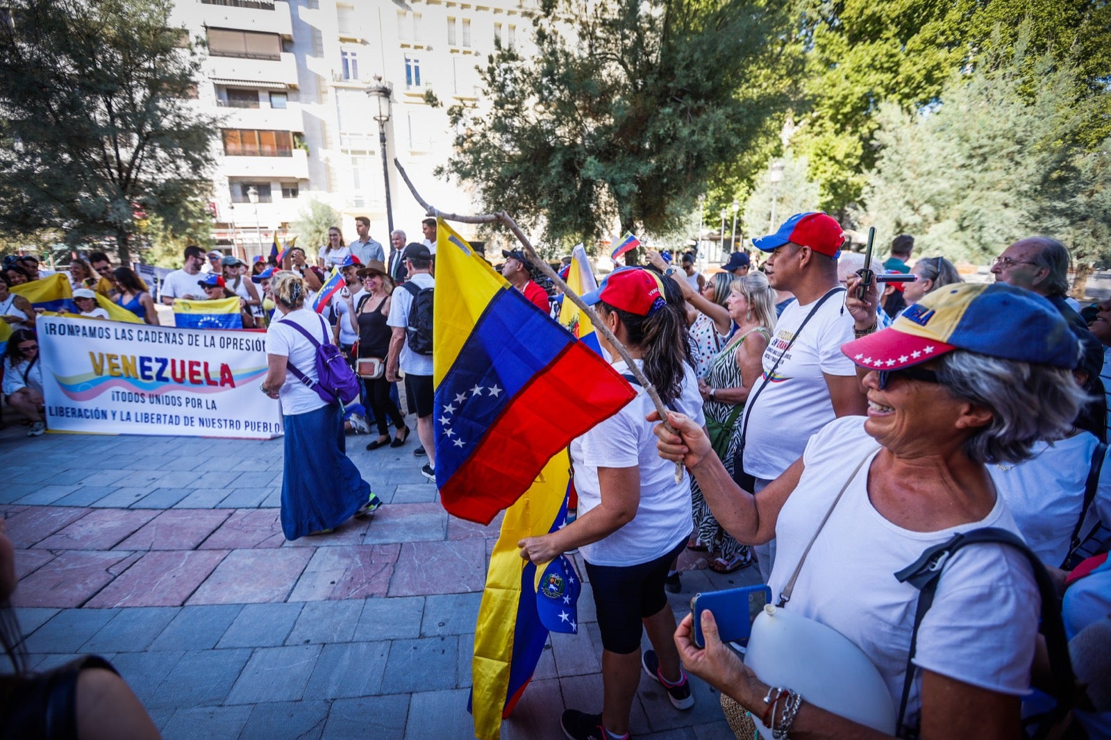 Granada se suma a la protesta mundial en apoyo a Venezuela