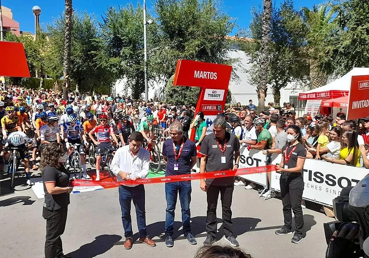 Salida de la Vuelta a España desde la localidad de Martos, en una imagen de archivo