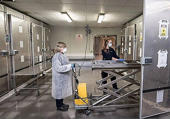 Instalaciones de un Servicio de Medicina Legal donde se realizan autopsias.