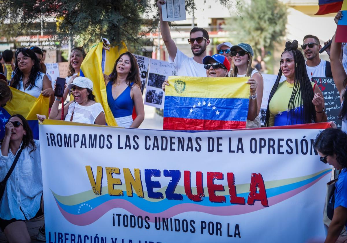 Granada se suma a la protesta mundial en apoyo a Venezuela