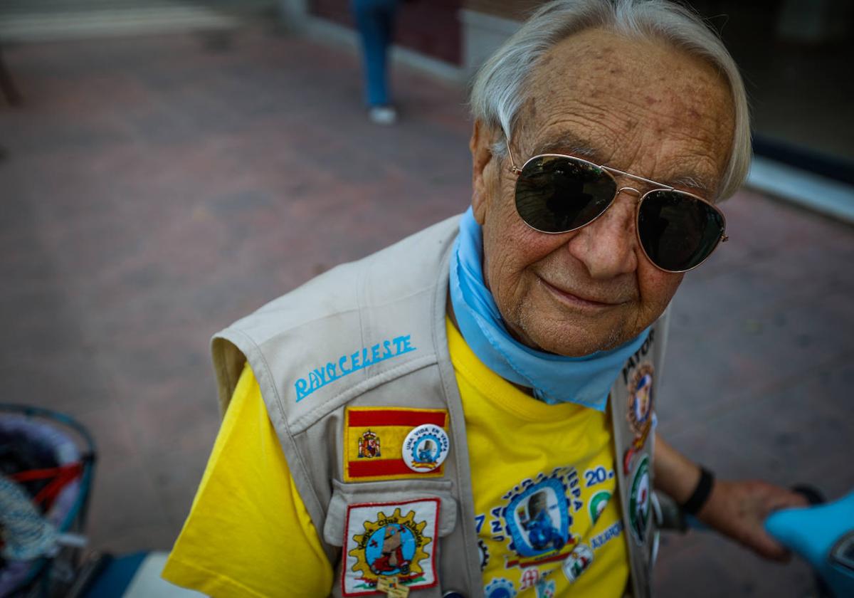 Manuel Árbol, con su chaleco de Mayor Vespa.